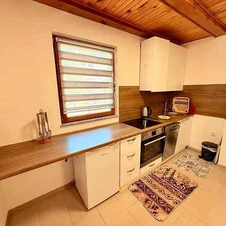 Сasa de vacaciones Endzi V&s Sisava